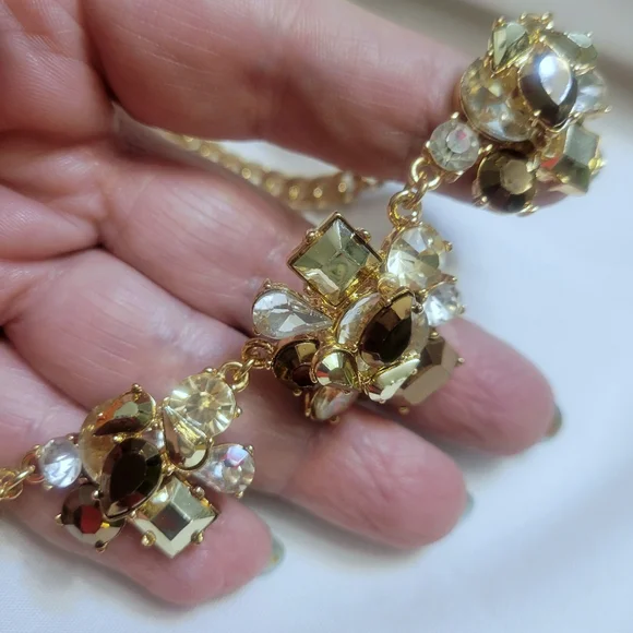 Aldo Statement Necklace - Picture 2 of 7